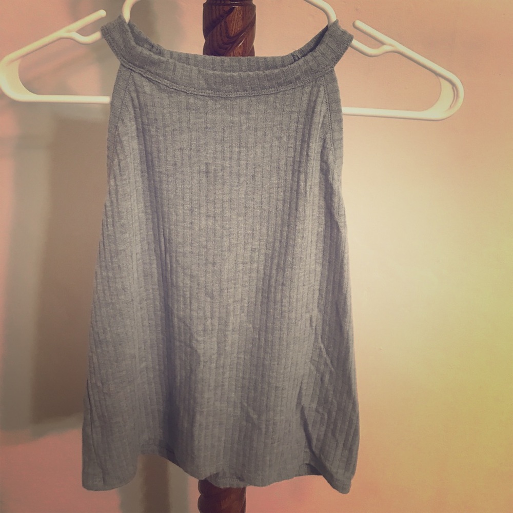 Neck-high grey tank top (crop top)